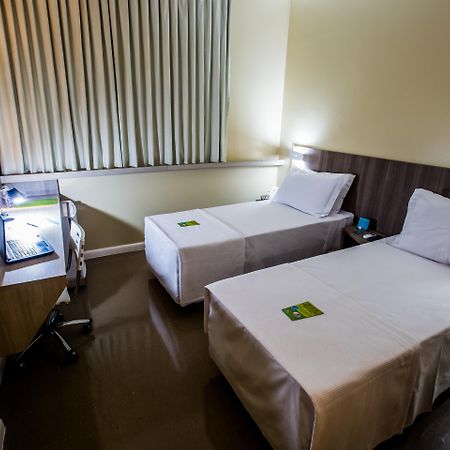 Slim Cuiaba Aeroporto Hotel Bagian luar foto